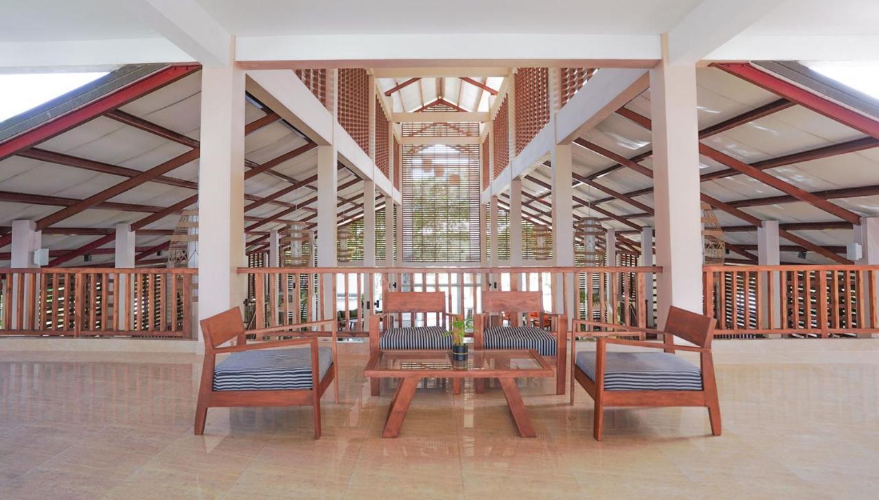 Breeze Pasikudah Hotel Passikudah Exterior photo