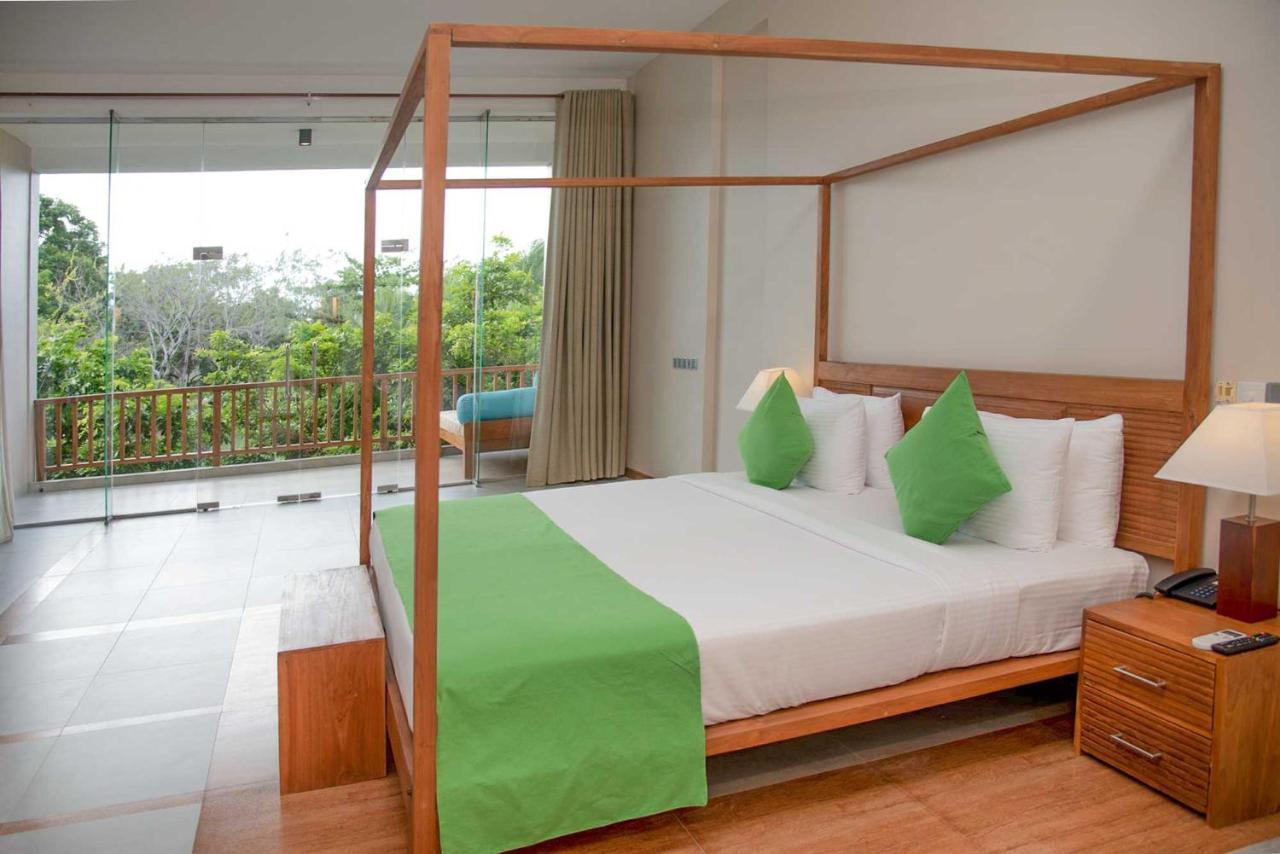 Breeze Pasikudah Hotel Passikudah Exterior photo