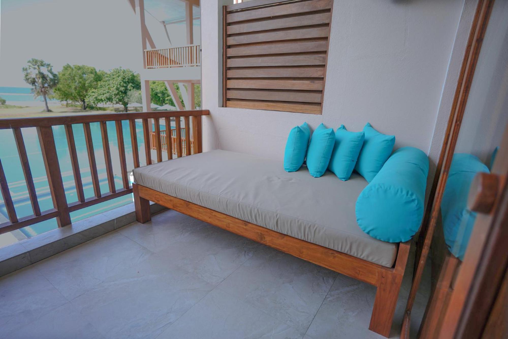 Breeze Pasikudah Hotel Passikudah Exterior photo
